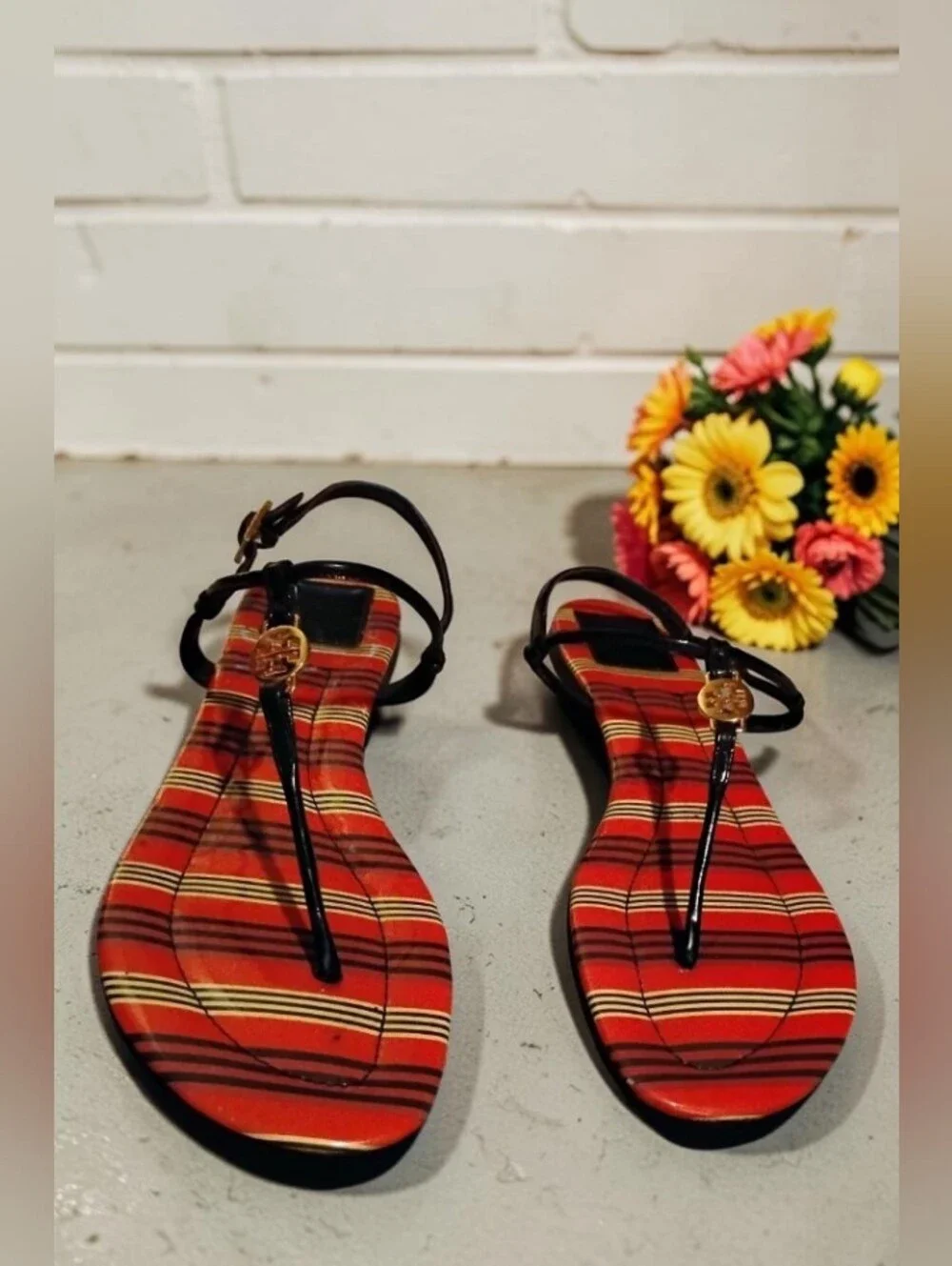 Tory Burch Emmy Striped Patent Leather Thong Sandals EUC Size 8